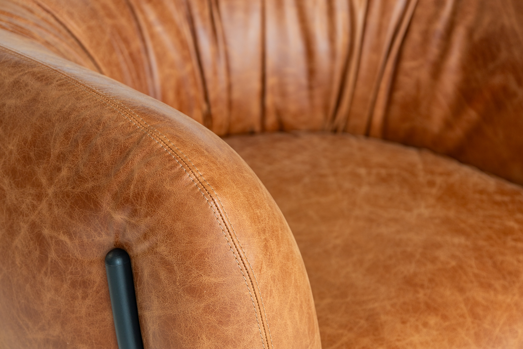 Sofas & Armchairs - Owwi