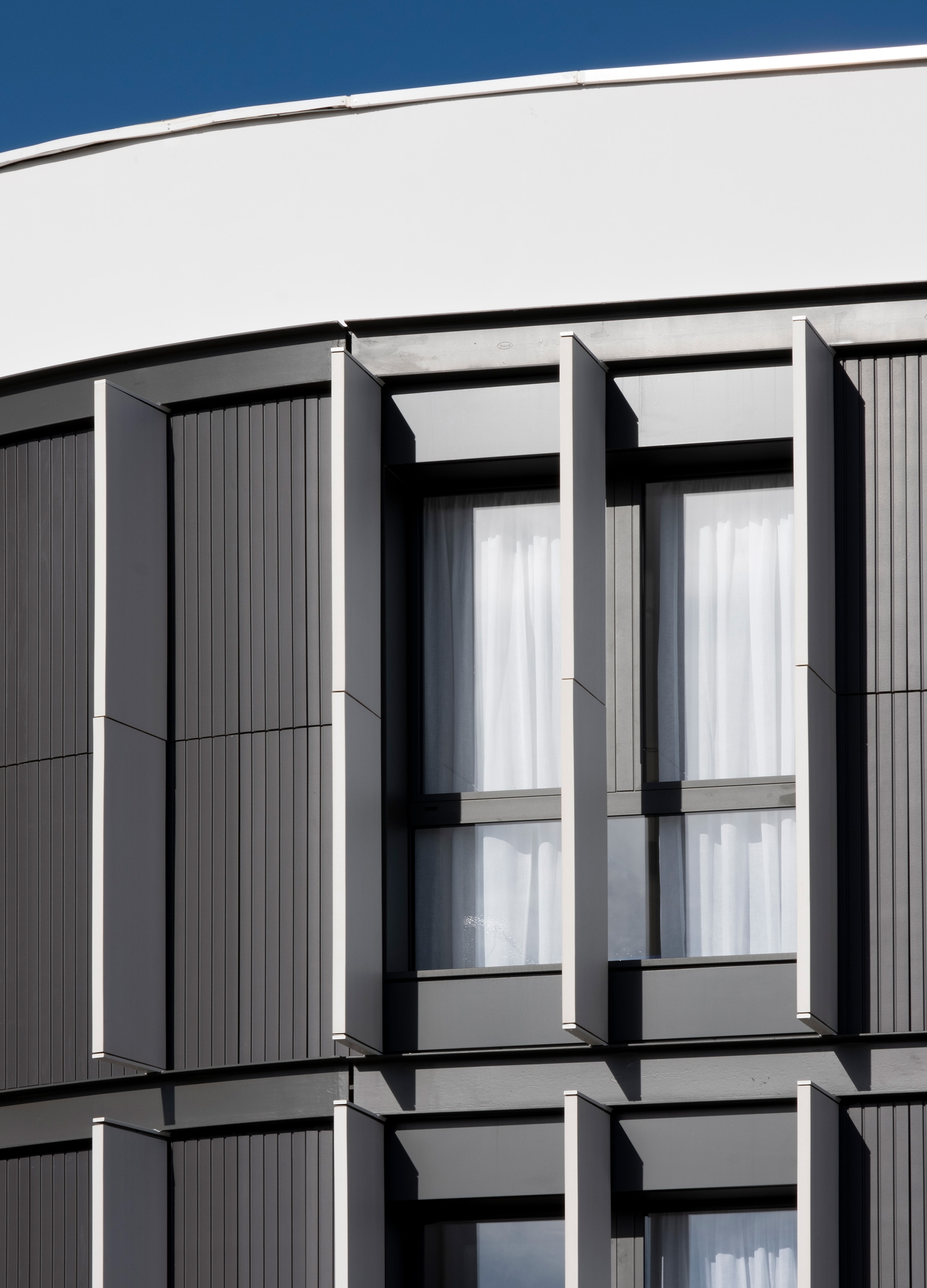 Stoneware Façade Systems in Madrid Residence