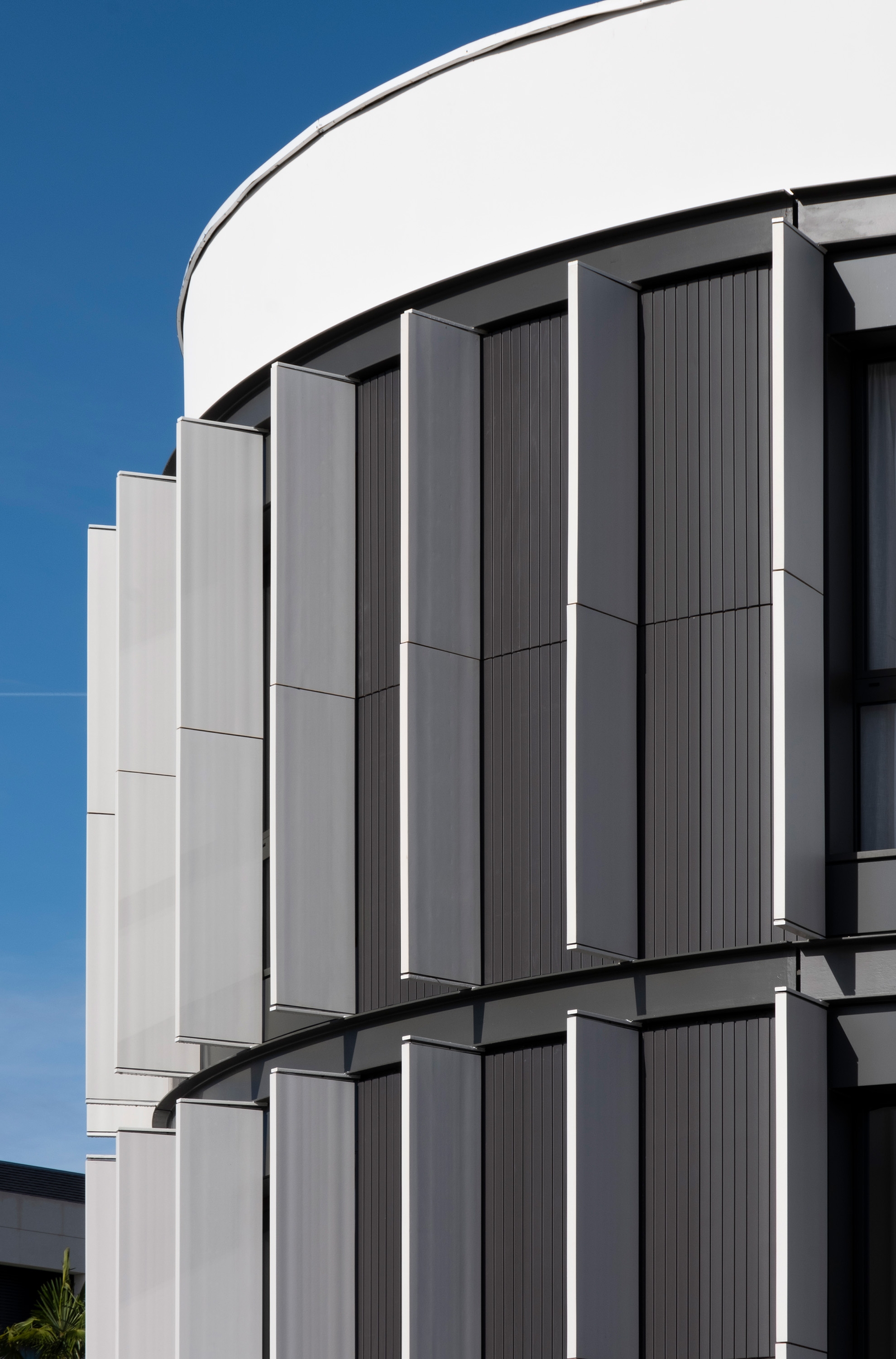 Stoneware Façade Systems in Madrid Residence