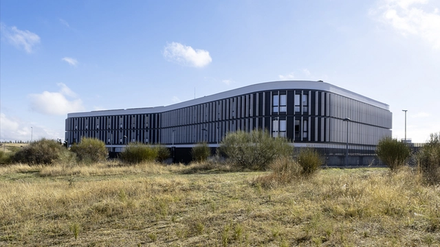 Stoneware Façade Systems in Madrid Residence