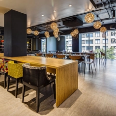 Revestimientos Ripados en Nodo Hotel