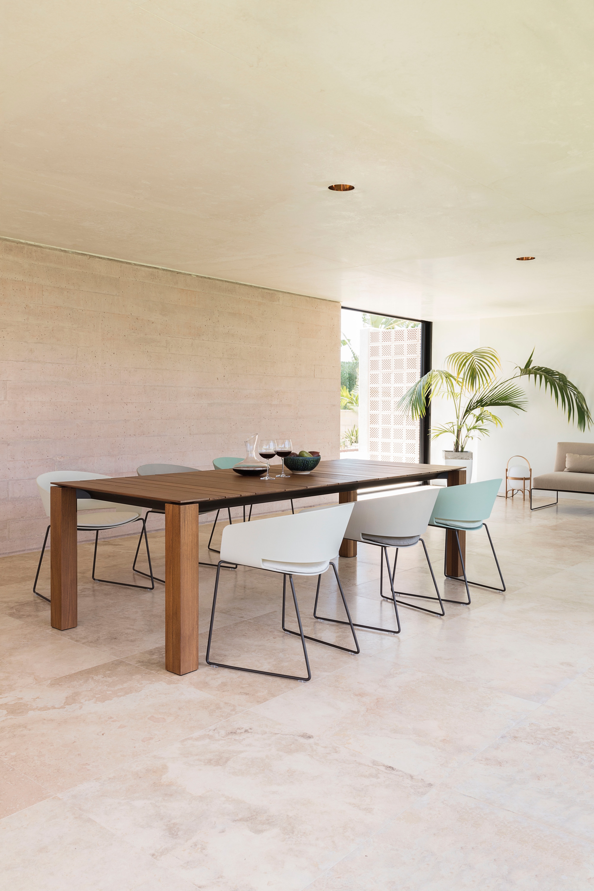 Outdoor Dining Tables