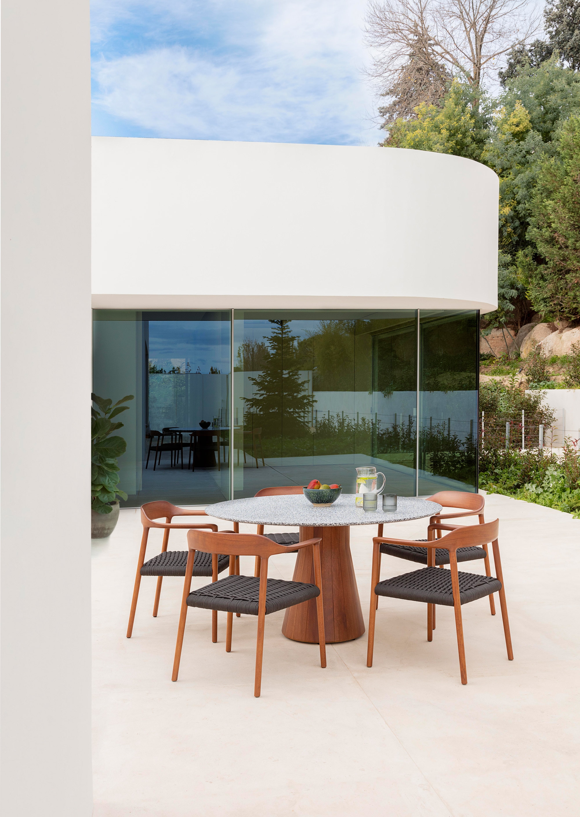 Outdoor Dining Tables