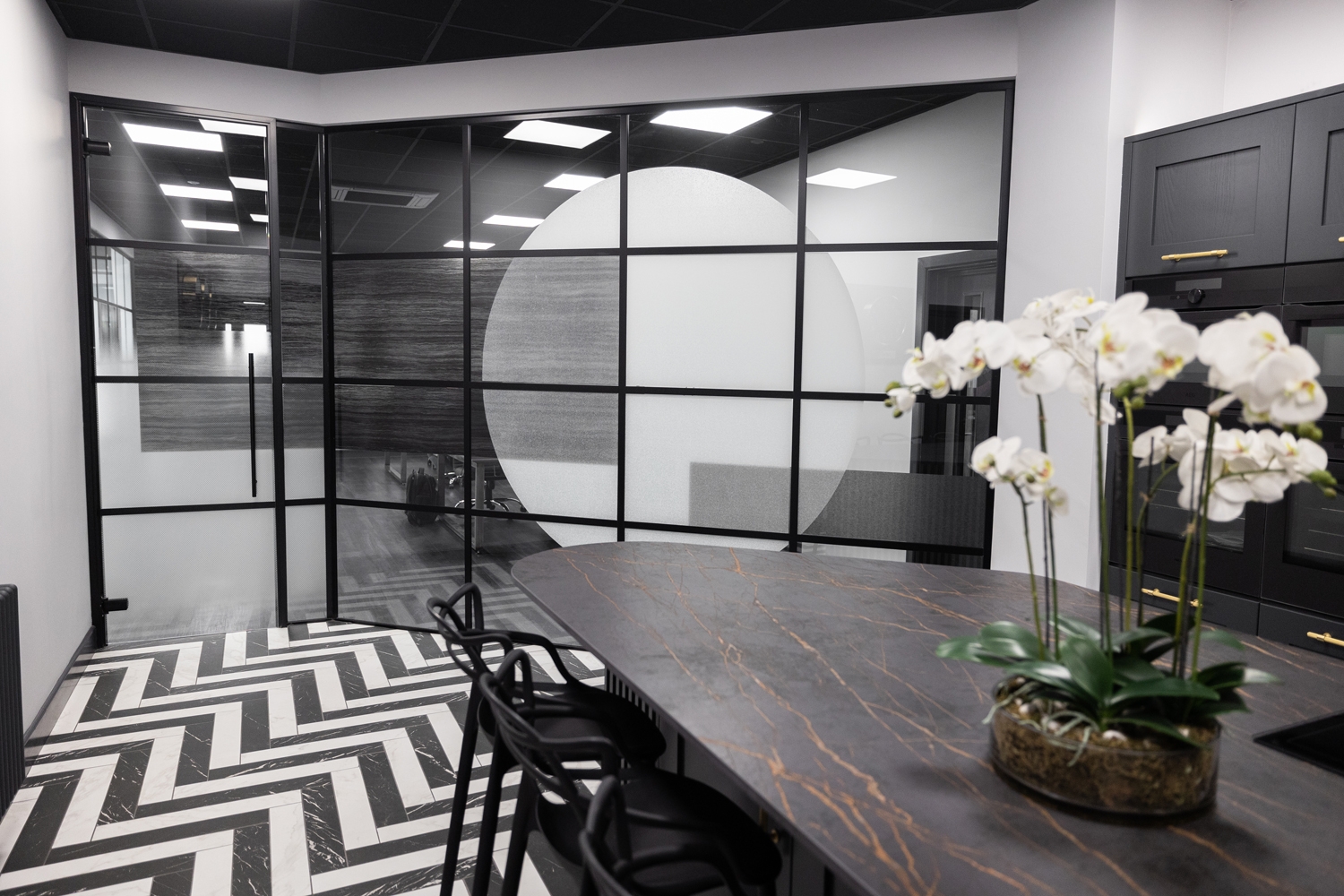 3M™ FASARA™ Glass Finishes at Innova Kitchens