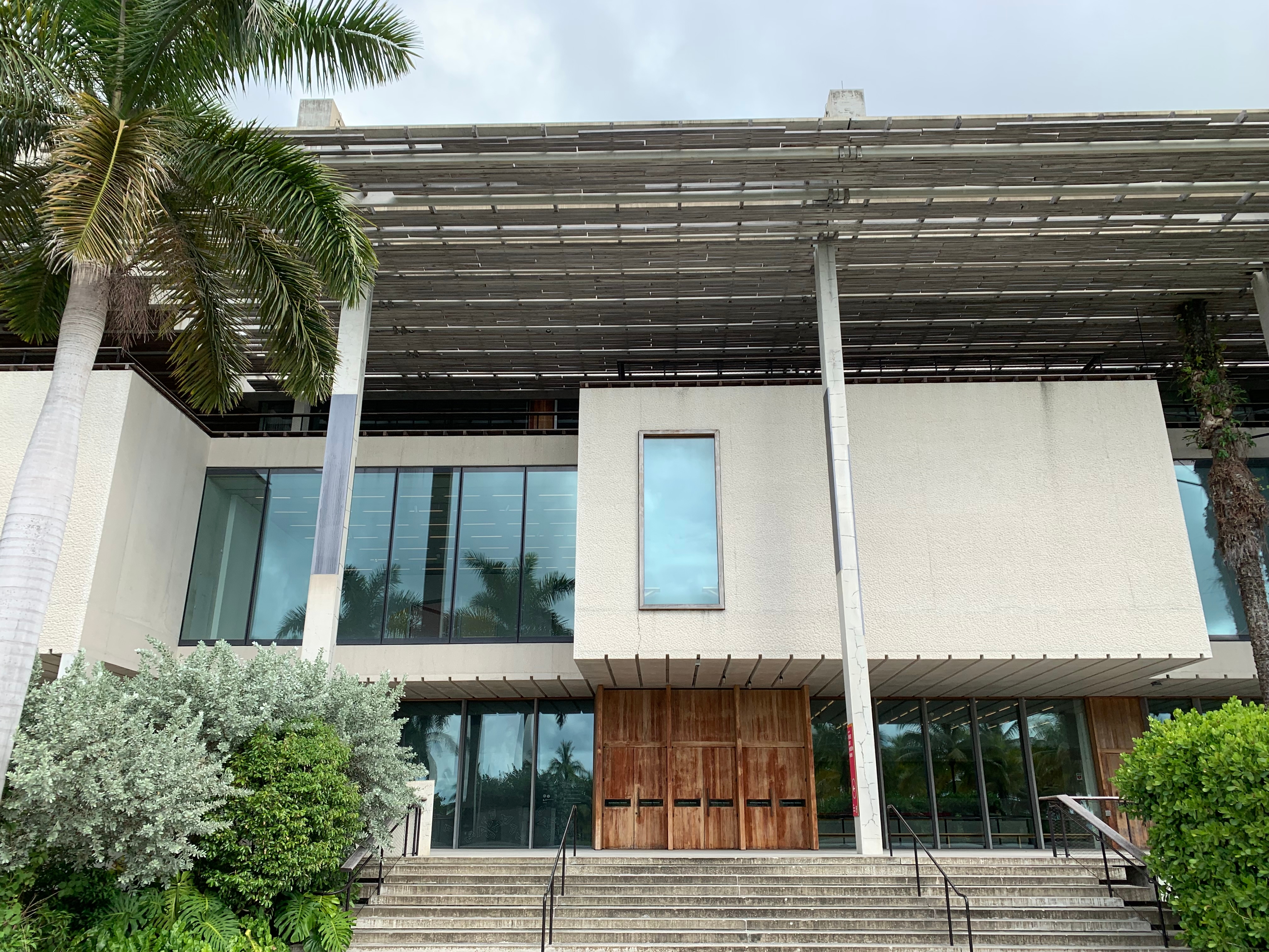 Hurricane Glazing – SentryGlas & Trosifol®