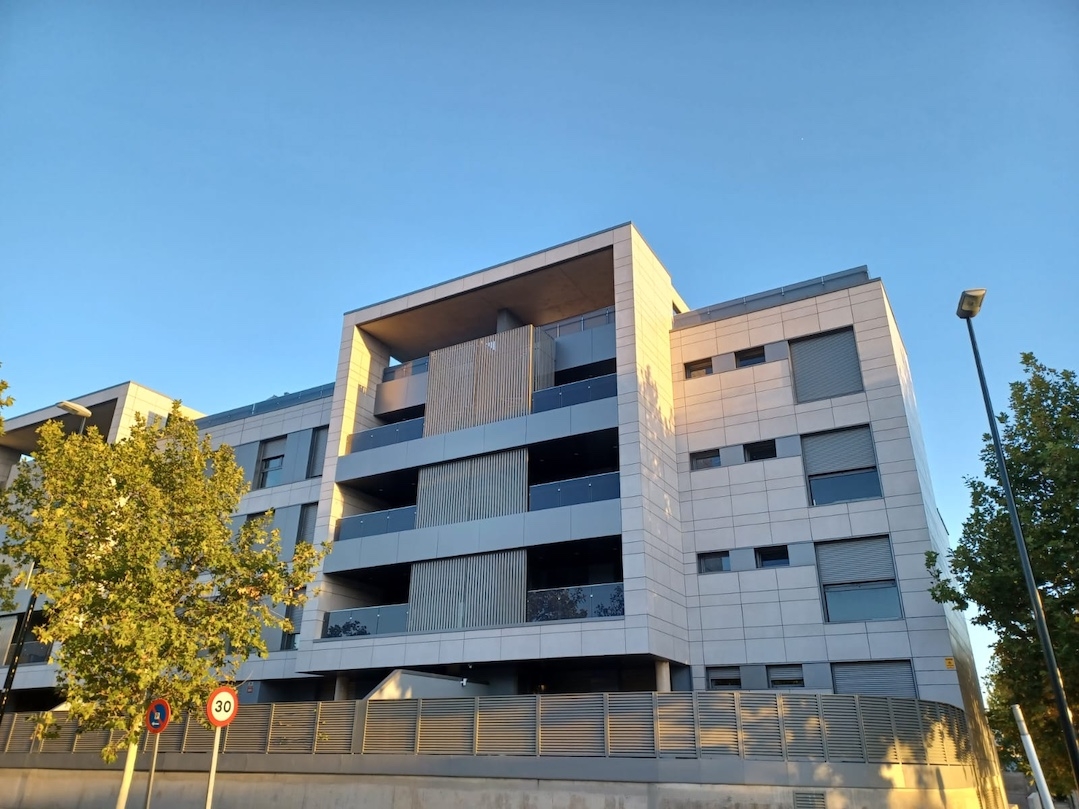 Ventilated Facade Ceramic Tiles - Faveker