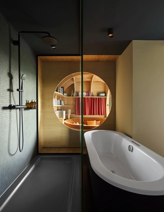 Recycled Bathtubs & Shower Tray in Berlin Hotel