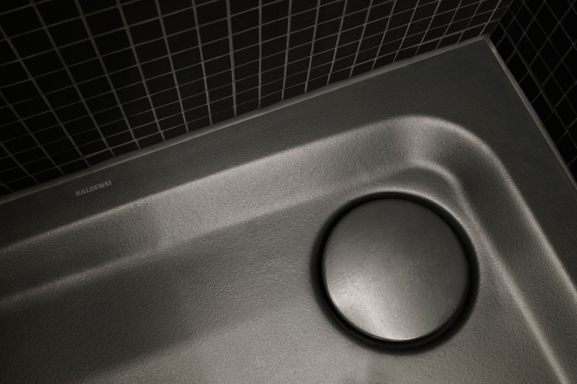 Recycled Bathtubs & Shower Tray in Berlin Hotel