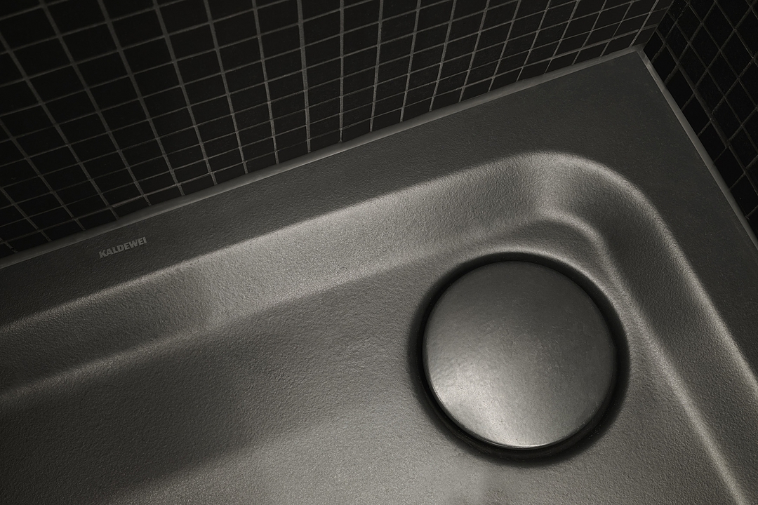 Recycled Bathtubs & Shower Tray in Berlin Hotel