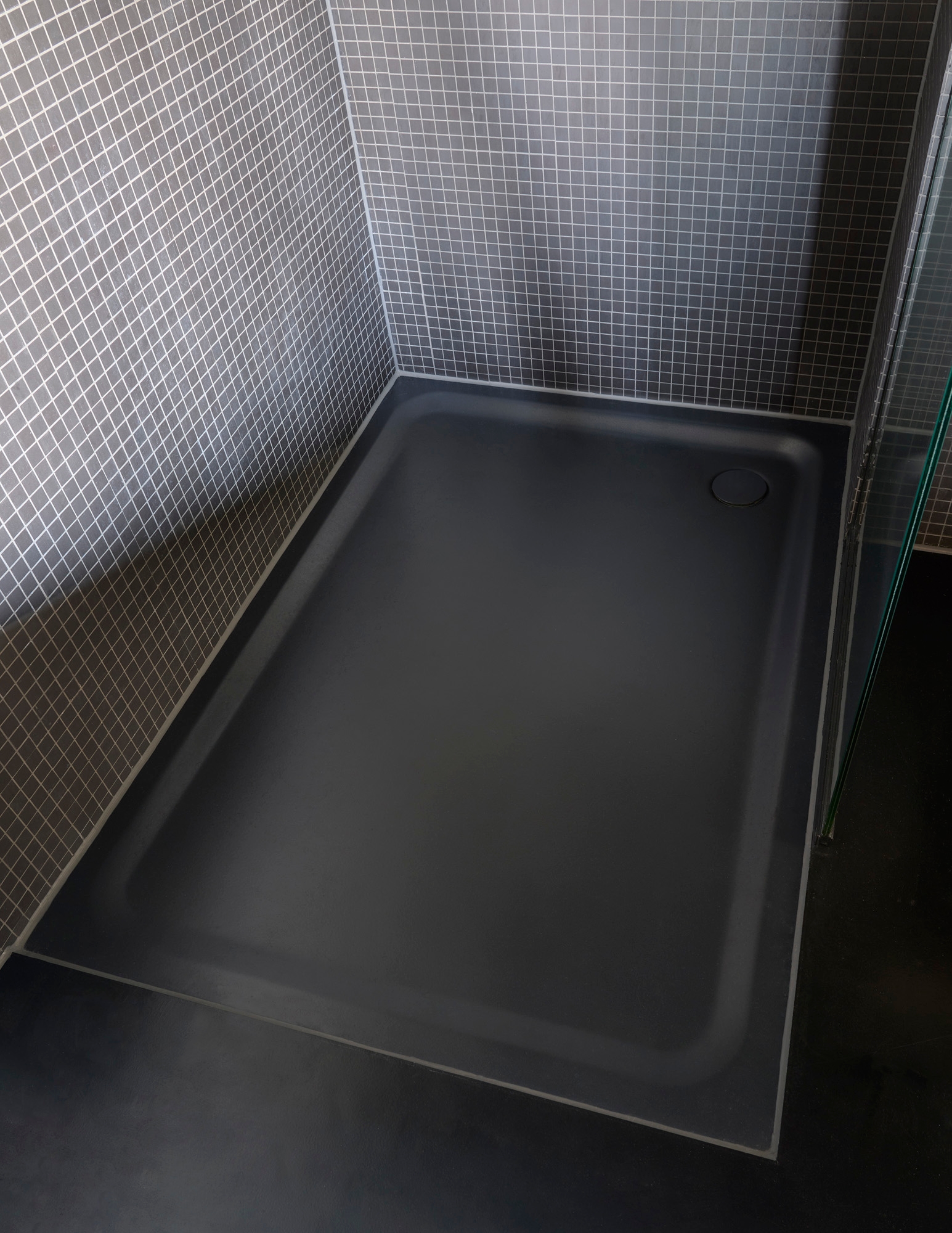 Recycled Bathtubs & Shower Tray in Berlin Hotel