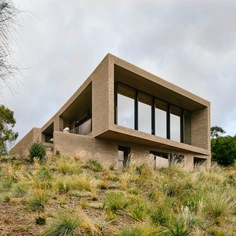 External Venetian Blinds in an Otago Bay Home