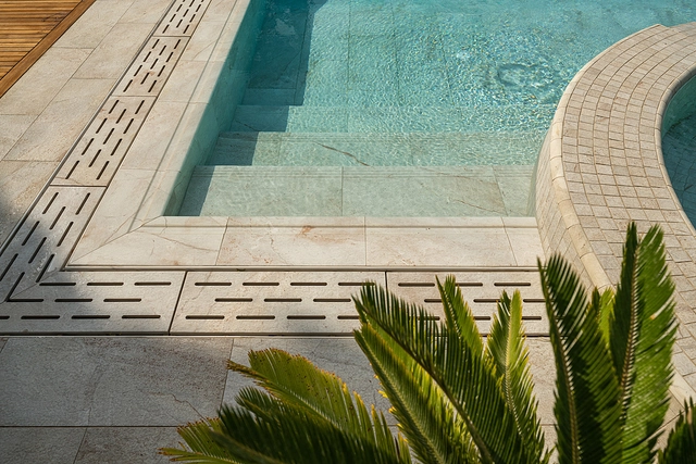 Porcelain Monoblock Grates