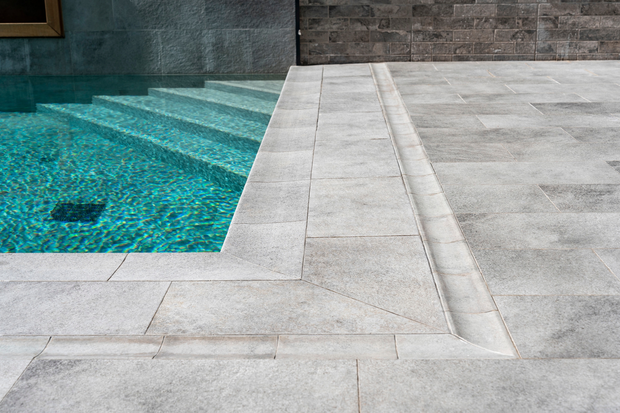 Porcelain Swimming Pool Rain Channels