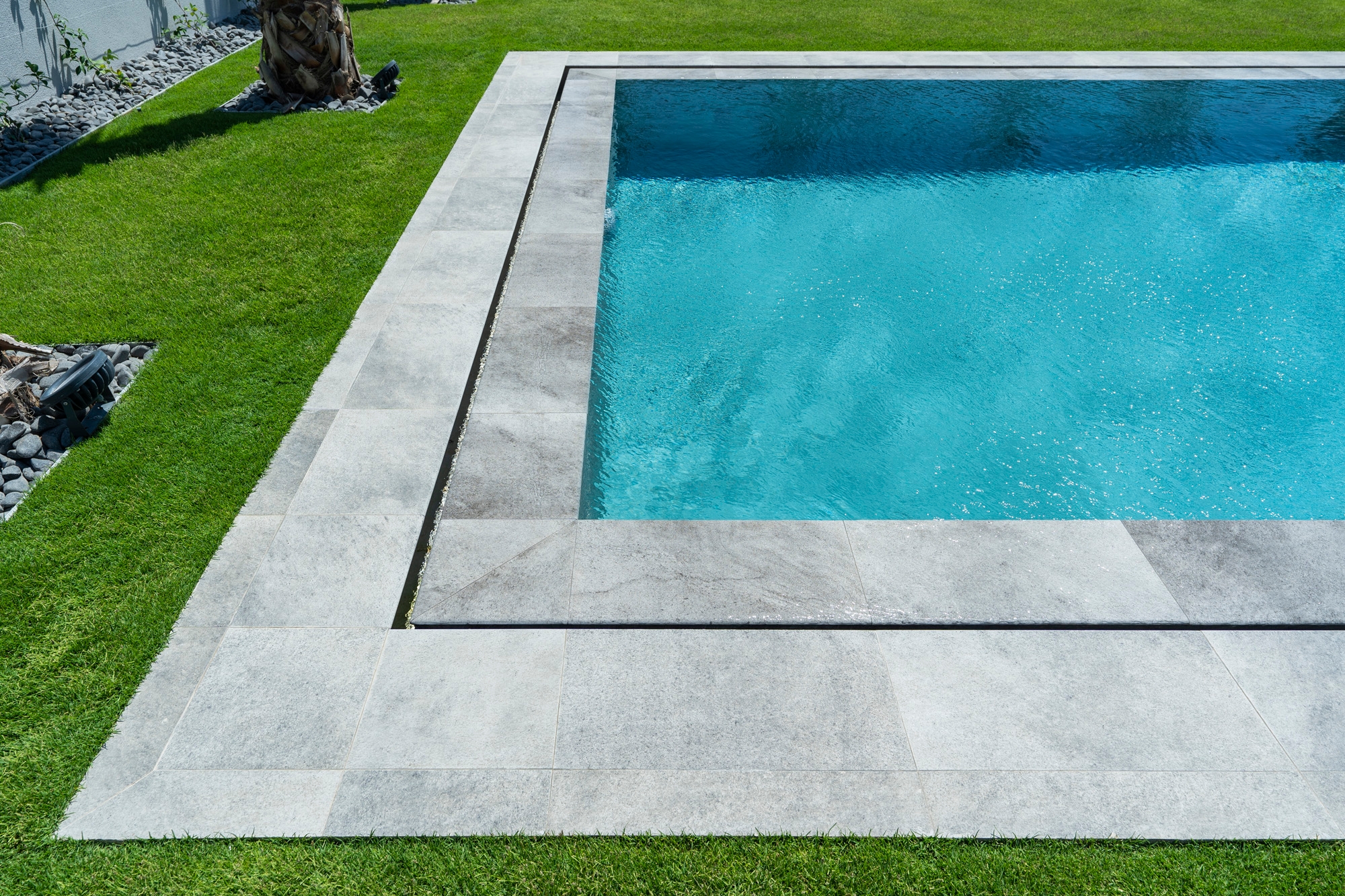 Porcelain Pool Tiles in Çeşme Villa