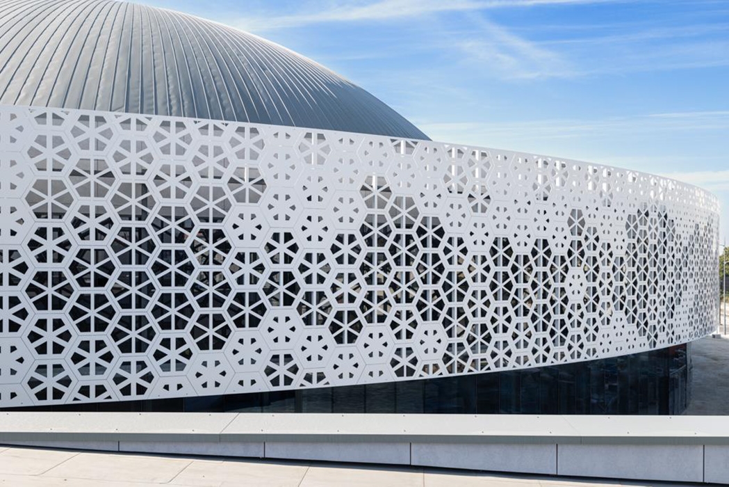 Geometric HIMACS Façade for Urania Arena
