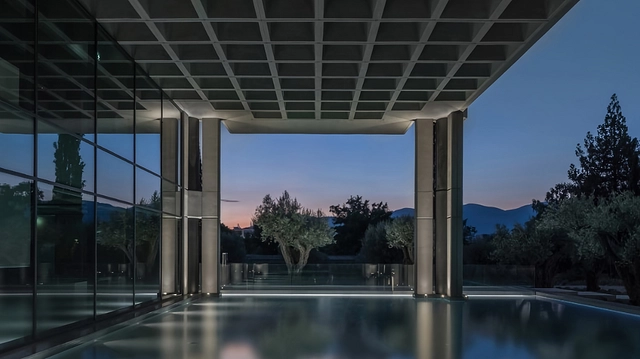 Powder-coated aluminum