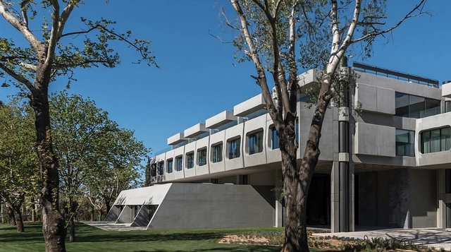 Powder-coated aluminum