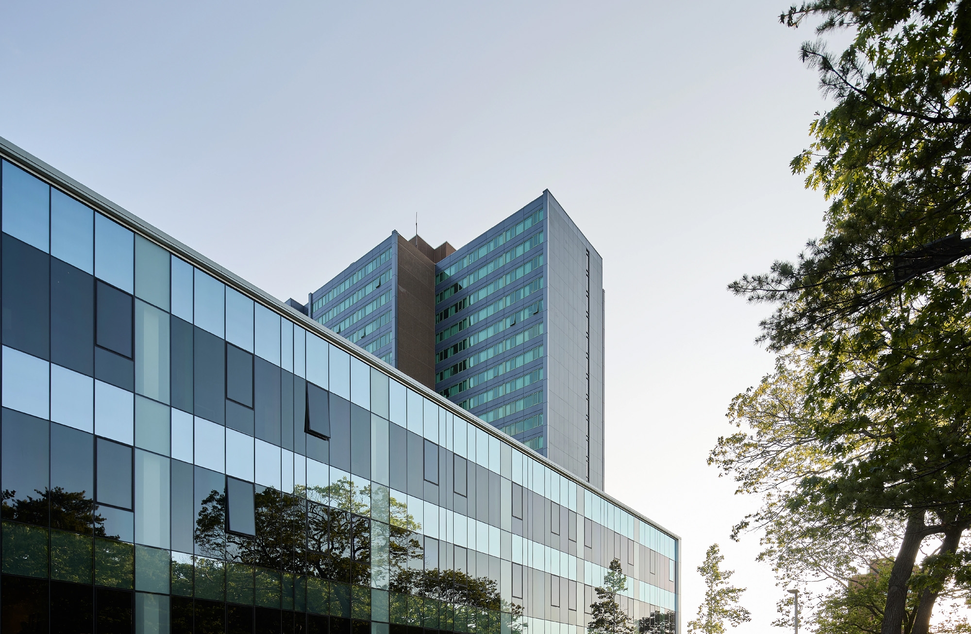 Solar Cladding in Loyola Residence Retrofit