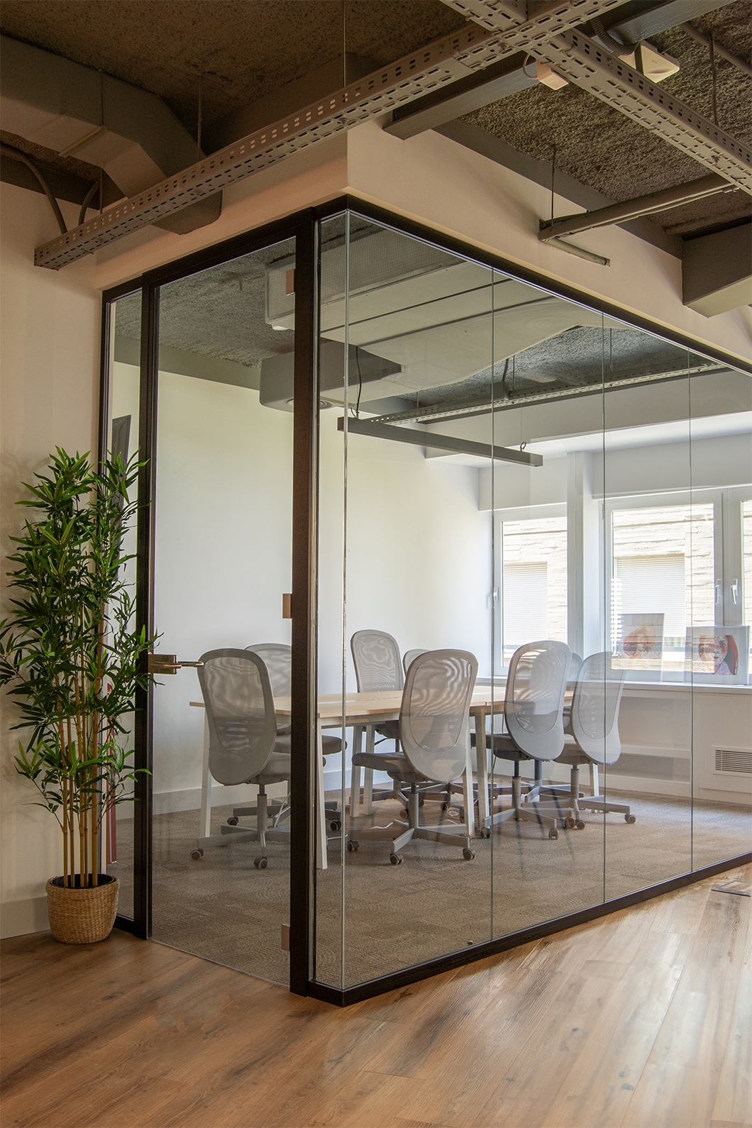 Restroom Equipment at Offices in Madrid