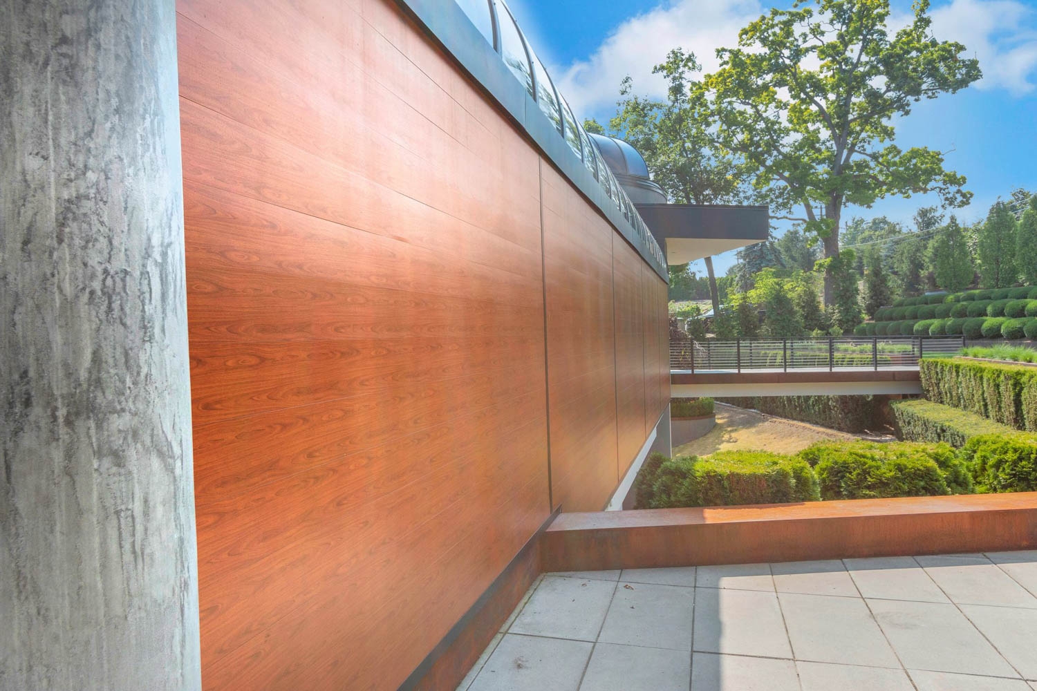Woodgrain Aluminum Cladding in Michigan Residence