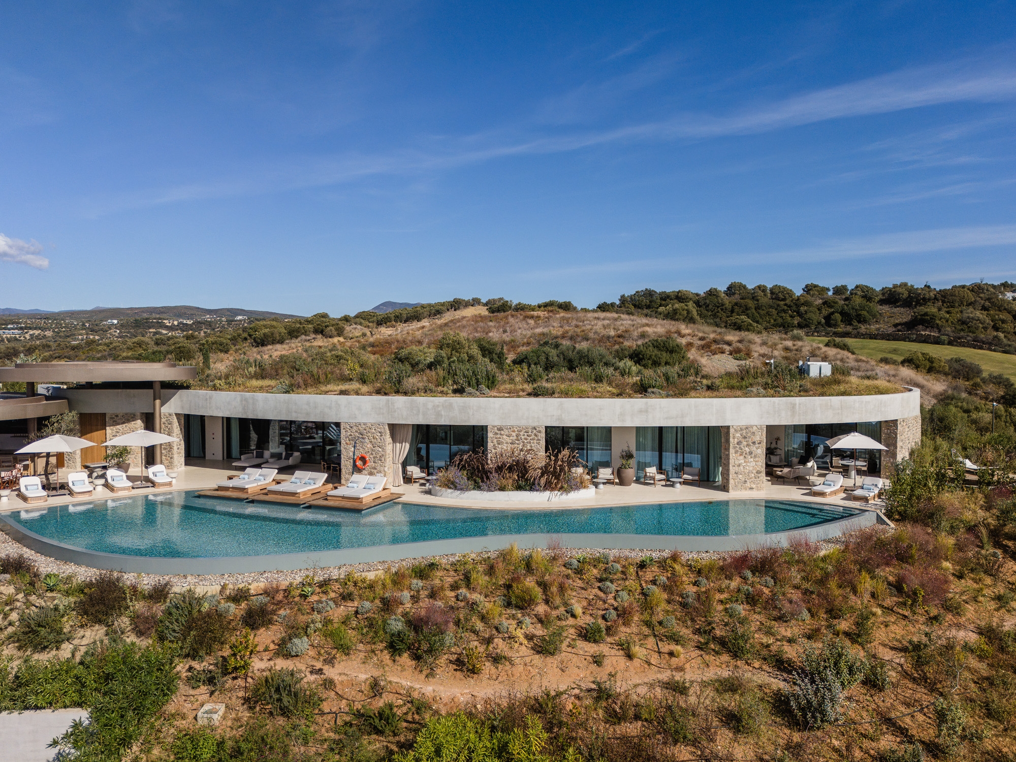 Minimal Window Frames in the Mandarin Oriental