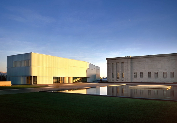 Profiled Glass at the Nelson-Atkins Museum of Art