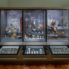 Display Case - D-Class