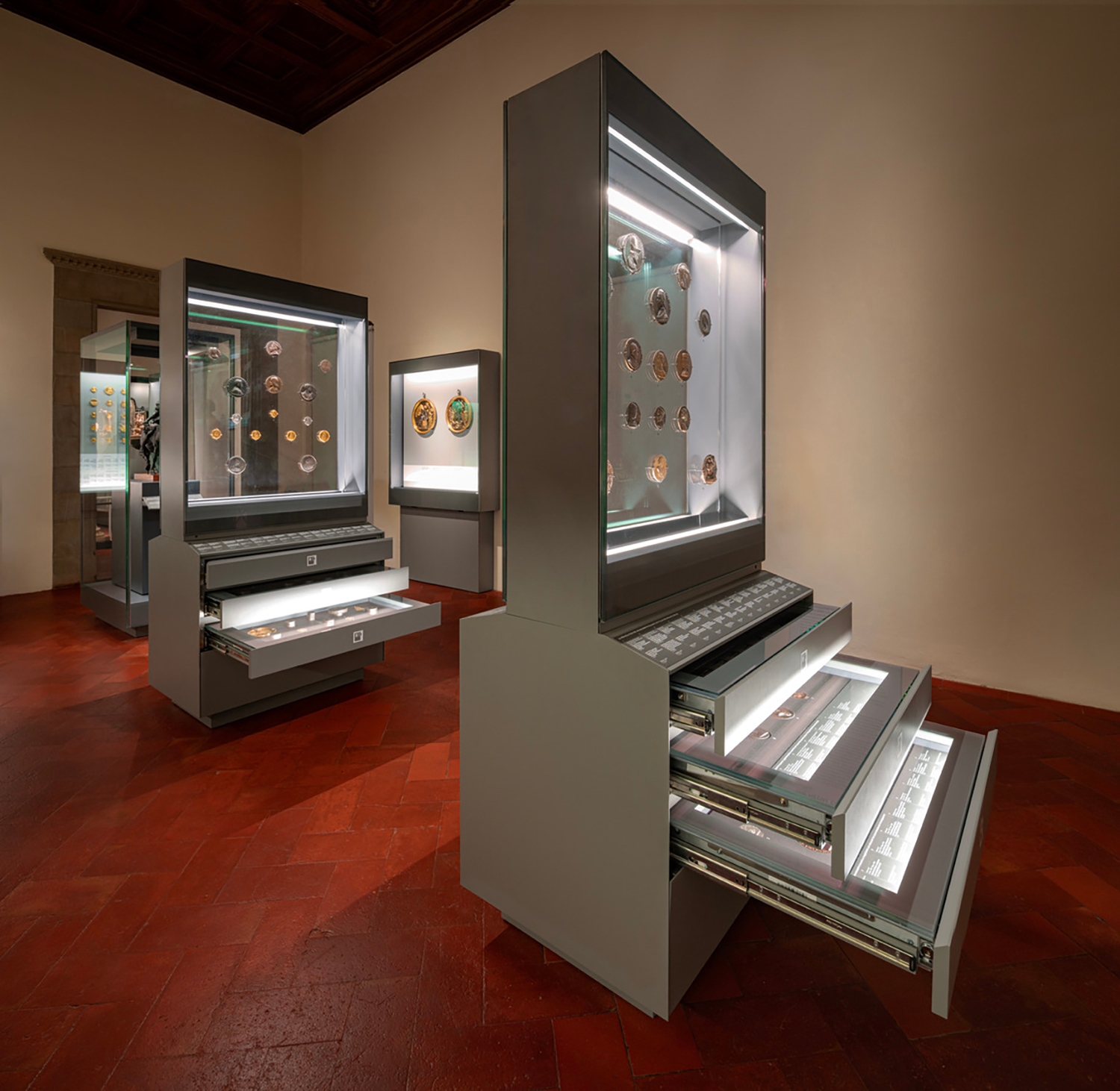 Display Case - D-Class