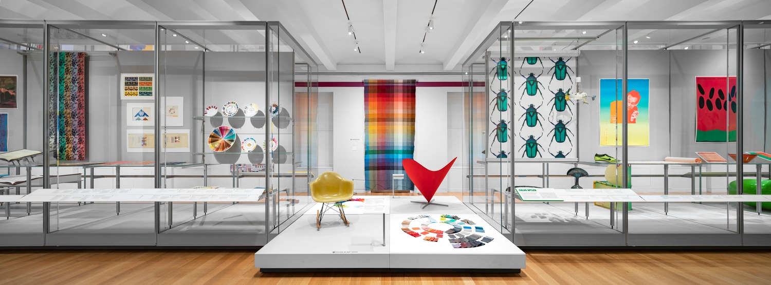 Display Case - Q-Class