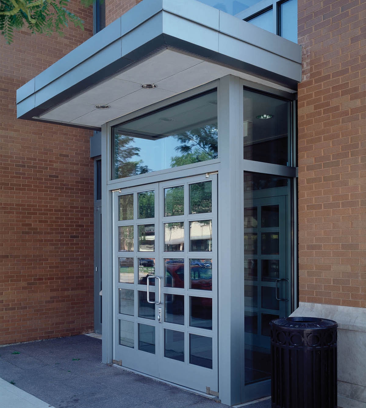 Aluminum Doors - Extruded Aluminum Balanced Doors