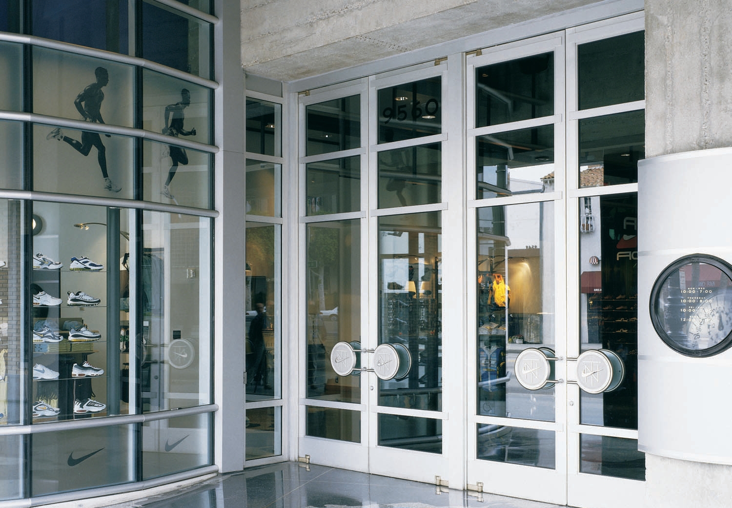 Aluminum Doors - Extruded Aluminum Balanced Doors