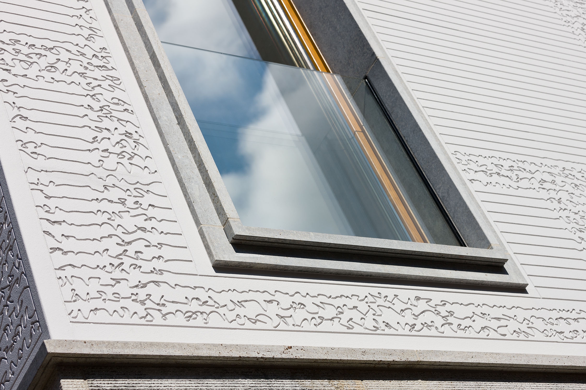 Sistema de aislación térmica y terminación exterior con revestimiento pesado - StoTherm Silt EIFS