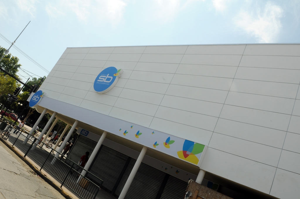 Placas de Fibrocemento para Fachadas Comerciales - Permanit