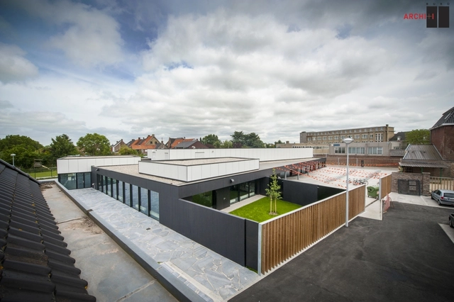 Poperinge Youth Centre - Cultural Architecture, Facade, Table