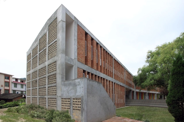 Tongjiang Recycled Brick School  / Joshua Bolchover - John Lin - Elementary & Middle School, Facade