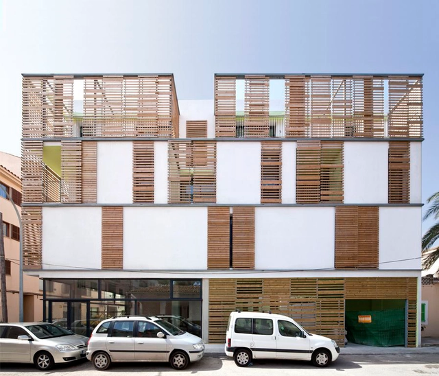 格子公寓 / Juana Canet Arquitectos & Angel M Martín Cojo Architect - 公寓