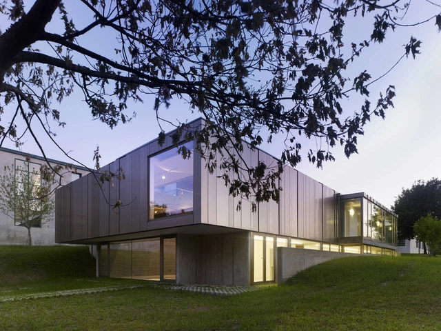Bertamirans展览中心 / Salgado e Liñares arquitectos - 展览中心