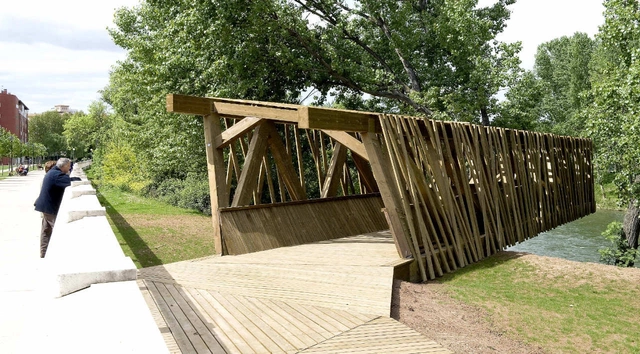 Ornithological Observatory / Manuel Fonseca Gallego - 人行桥