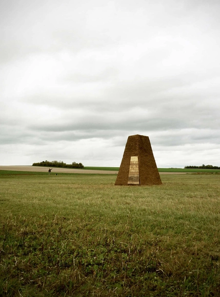Refugio en Tierra / Thibault Marcilly  - Paisaje Y Arquitectura