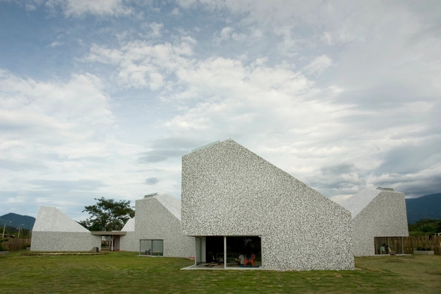 Timayui Kindergarten / Giancarlo Mazzanti - Kindergarten, Facade
