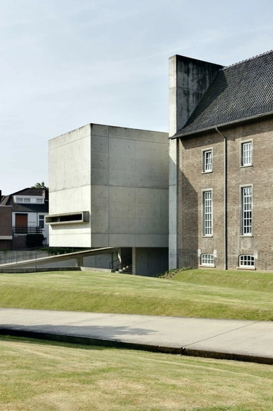Flashback: AZL Pension Fund Headquarters / Wiel Arets Architects - Refurbishment, Facade