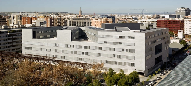 Sevilla University Education / Cruz y Ortiz Arquitectos - 大学