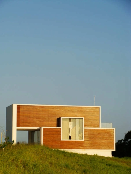 Bromelia House / Urban Recycle Architecture Studio - Houses, Facade