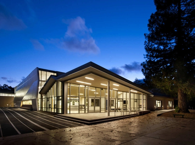 Menlo School MAC / Kevin Hart Architecture - 中小学校