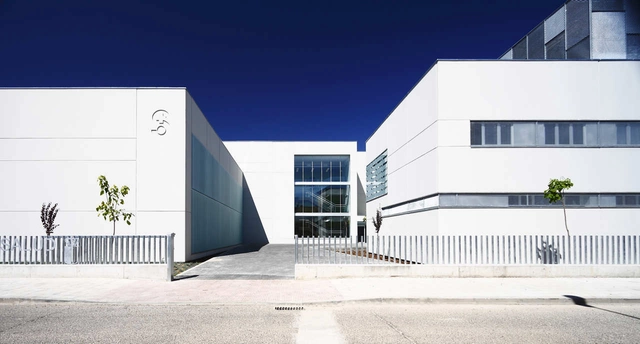 塔拉韦拉健康中心 / Arquitecnica - 保健中心