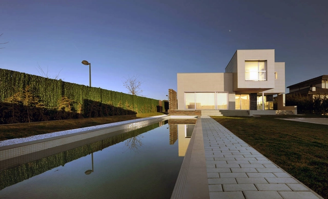 Casa fragmentada / AQSO Arquitectos - Casas