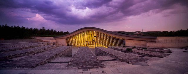 Yungang Grottoes Museum in Datong / Do Union Architecture - Museum, Garden, Stairs, Facade, Arch