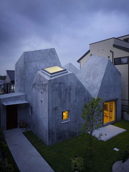 House in Kohoku / Torafu - Garden, Facade