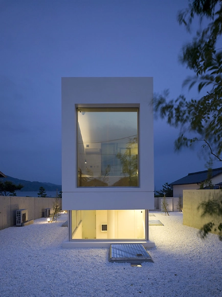Garden and Sea / Takao Shiotsuka Atelier - Houses, Facade