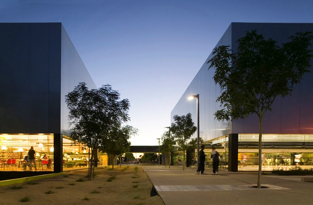 帕洛弗迪图书馆和马里韦尔社区中心 / Gould Evans and Wendell Burnette Architects - 社区中心